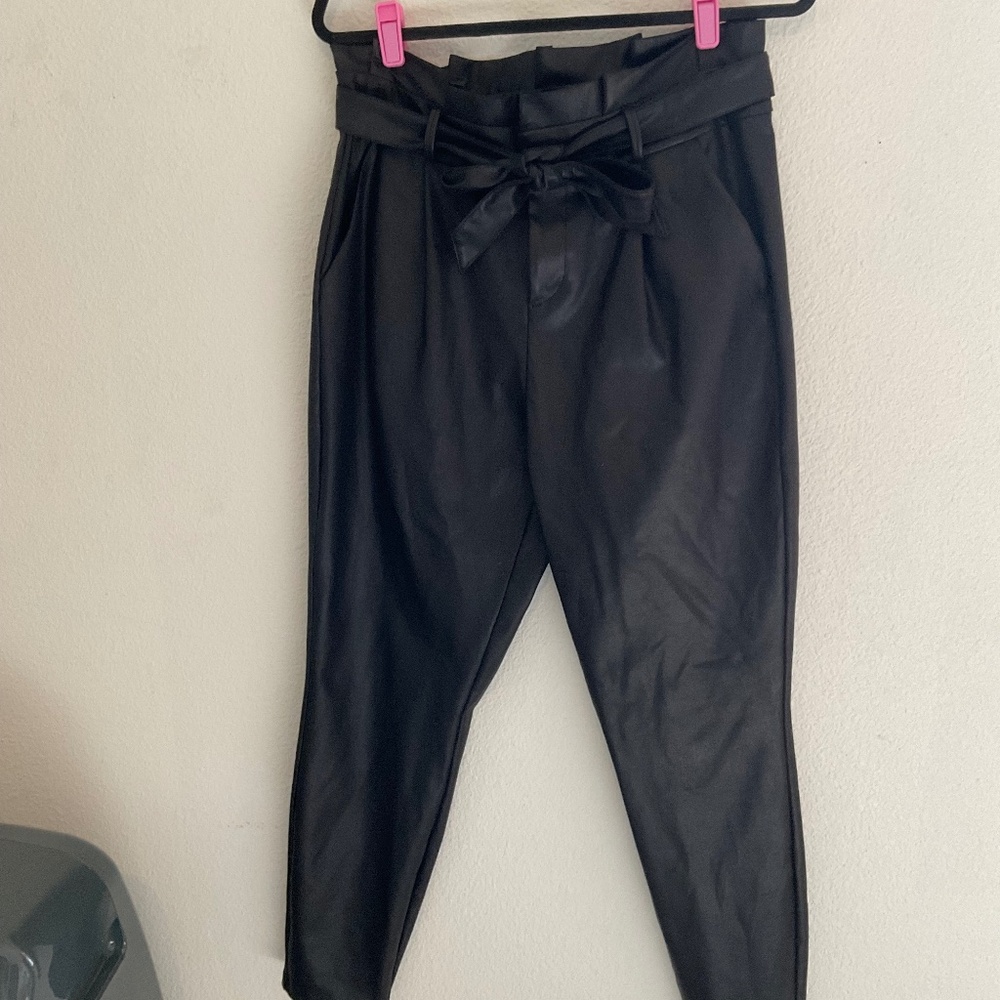 Black Faux Leather Paper Bag Waist Pants Size Large/32 Vero Moda